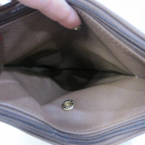 Unbranded Brown Leather Large Crossbody 3 Compartments Zipper Gold Accents - Picture 2 of 14